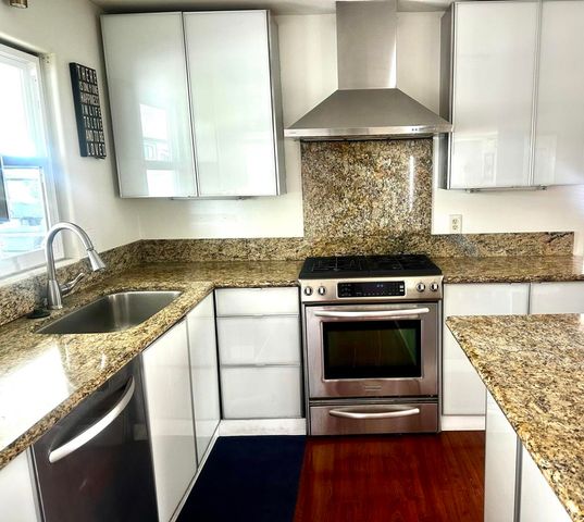 10 ViA Valverde, Cathedral City, CA 92234