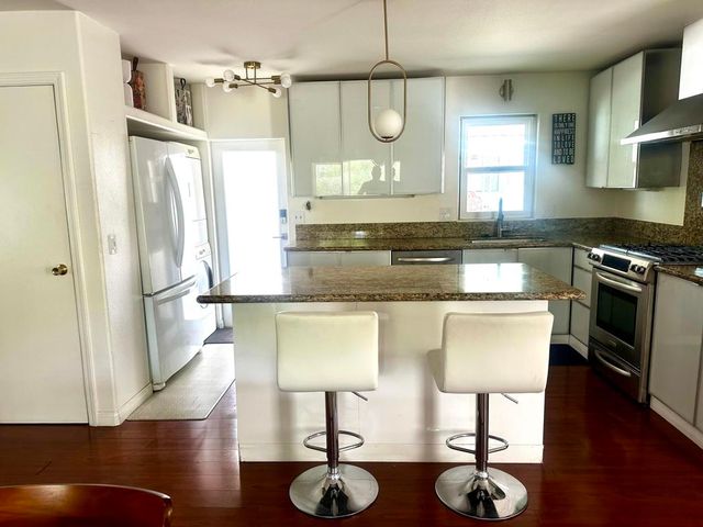 10 ViA Valverde, Cathedral City, CA 92234
