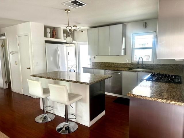 10 ViA Valverde, Cathedral City, CA 92234