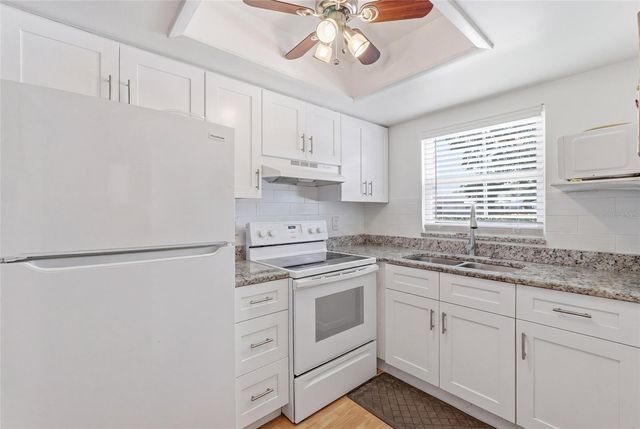 404 E ORLANDO AVENUE 11B, Ocoee, FL 34761