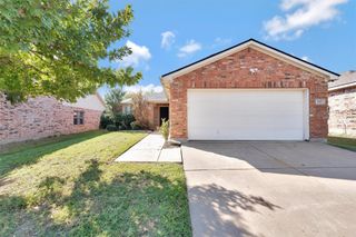 545 Winbridge Lane, Fort Worth, TX 76052