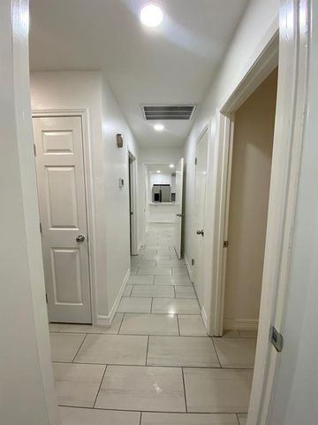 11319 Lockgate Lane, Houston, TX 77048