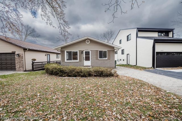 5528 SUNNYCREST Drive, West Bloomfield Charter Township, MI 48323