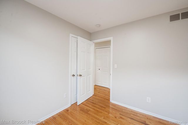 5528 SUNNYCREST Drive, West Bloomfield Charter Township, MI 48323