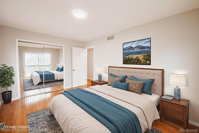 5528 SUNNYCREST Drive, West Bloomfield Charter Township, MI 48323