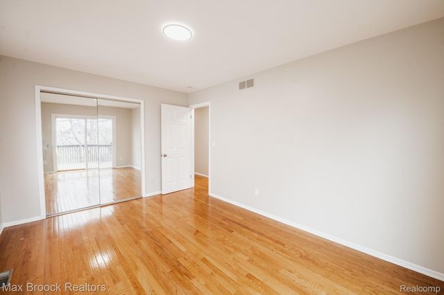 5528 SUNNYCREST Drive, West Bloomfield Charter Township, MI 48323