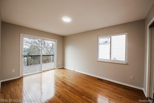 5528 SUNNYCREST Drive, West Bloomfield Charter Township, MI 48323