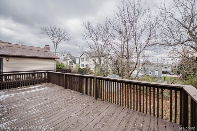 5528 SUNNYCREST Drive, West Bloomfield Charter Township, MI 48323