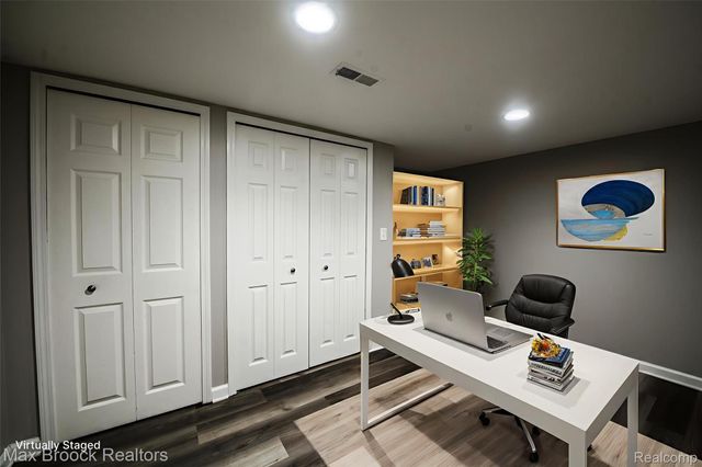 5528 SUNNYCREST Drive, West Bloomfield Charter Township, MI 48323