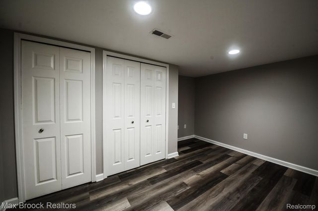 5528 SUNNYCREST Drive, West Bloomfield Charter Township, MI 48323