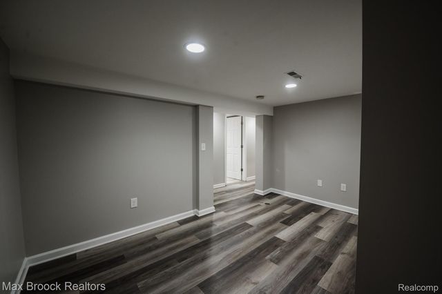 5528 SUNNYCREST Drive, West Bloomfield Charter Township, MI 48323