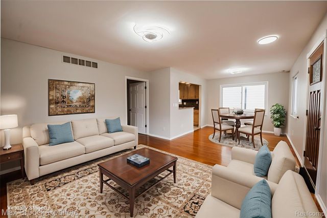 5528 SUNNYCREST Drive, West Bloomfield Charter Township, MI 48323