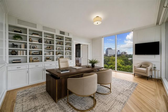 121 N Post Oak Lane 706, Houston, TX 77024