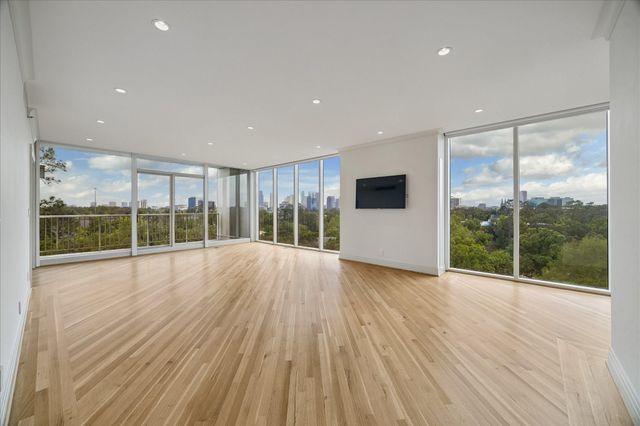 121 N Post Oak Lane 706, Houston, TX 77024