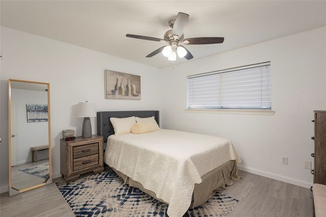 6910 Winding Creek Court, Dallas, TX 75252