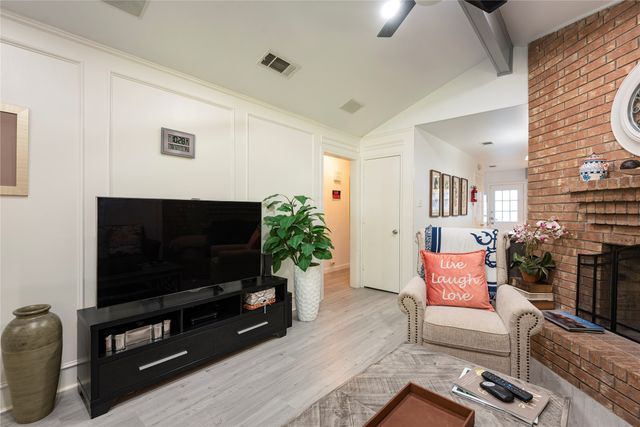 6910 Winding Creek Court, Dallas, TX 75252