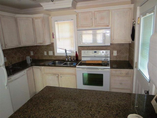 305 Summit Street, Aberdeen, NC 28315
