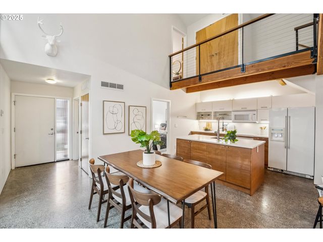 714 Ne 61ST Pl, Portland, OR 97213