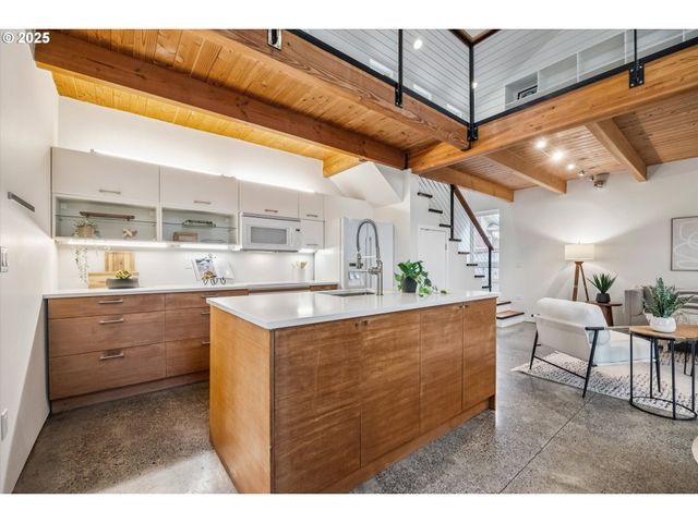 714 Ne 61ST Pl, Portland, OR 97213