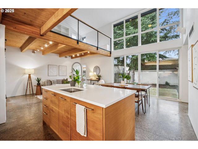 714 Ne 61ST Pl, Portland, OR 97213