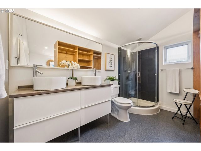 714 Ne 61ST Pl, Portland, OR 97213