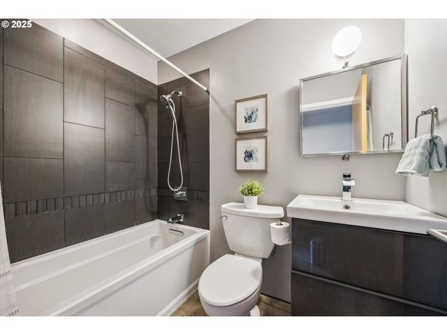 714 Ne 61ST Pl, Portland, OR 97213