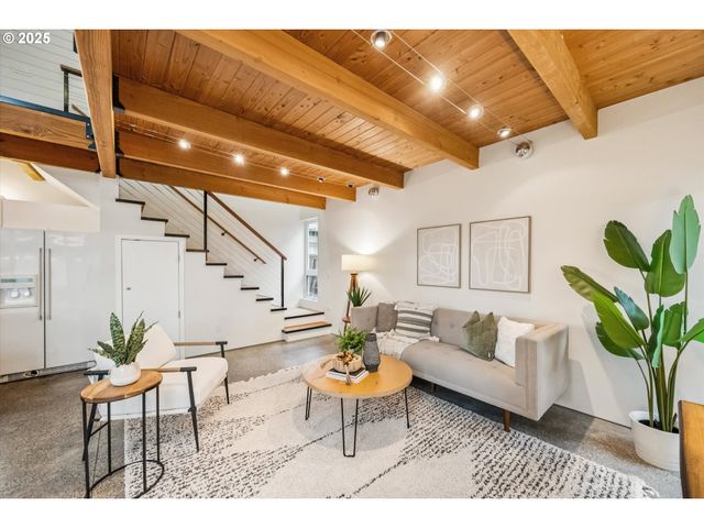 714 Ne 61ST Pl, Portland, OR 97213