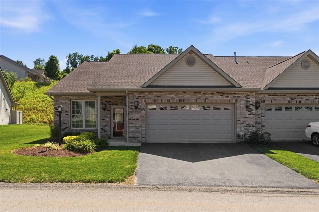 4702 Cooper Ln, Murrysville, PA 15668