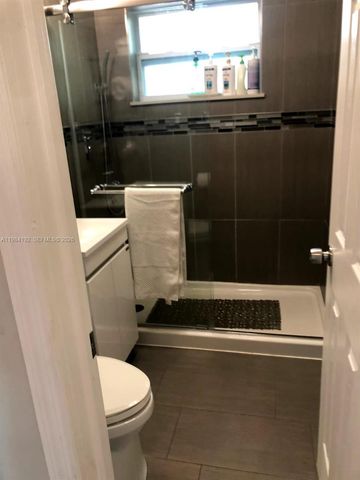 1432 NE 5th Ave 1, Fort Lauderdale, FL 33304