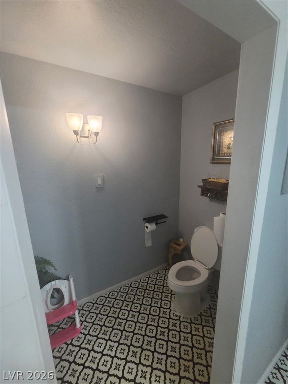 2036 Canterbury Drive, Las Vegas, NV 89119 — photo 4