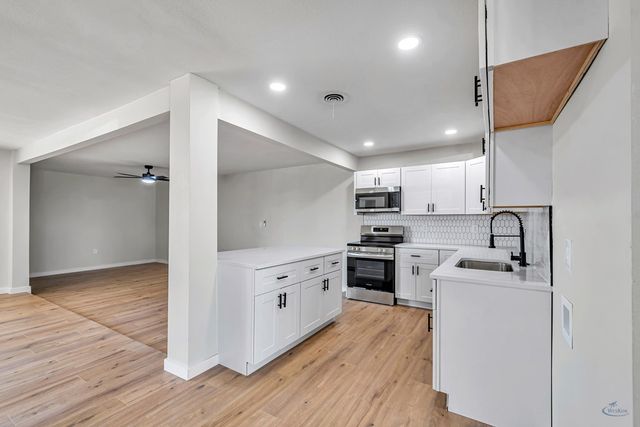 411 E Dengar Ave, Midland, TX 79705