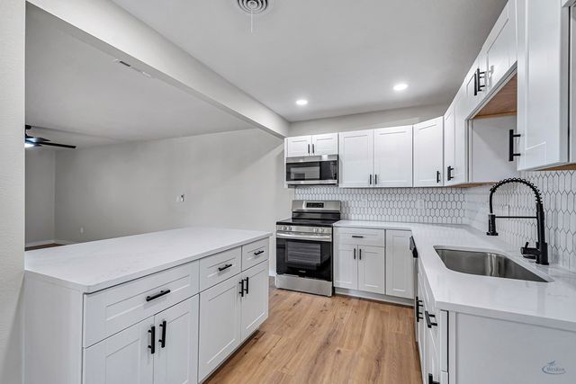 411 E Dengar Ave, Midland, TX 79705