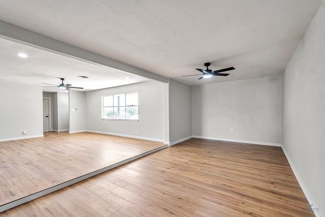 411 E Dengar Ave, Midland, TX 79705