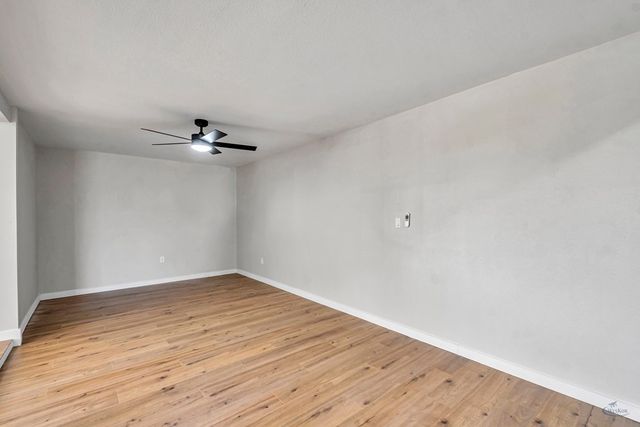 411 E Dengar Ave, Midland, TX 79705