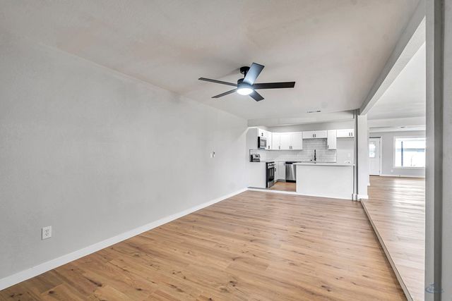 411 E Dengar Ave, Midland, TX 79705