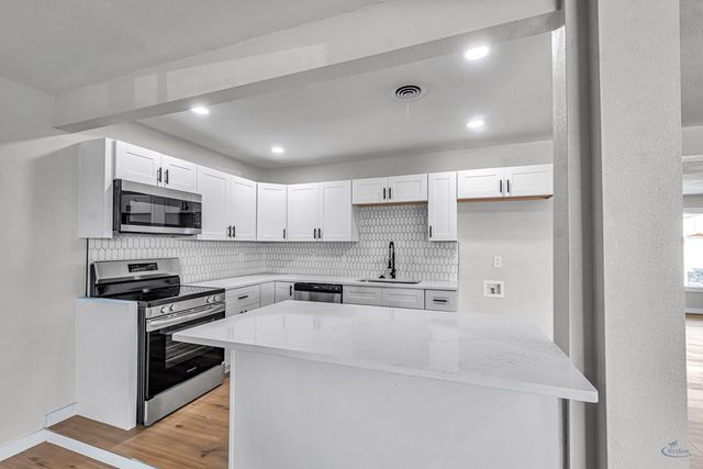 411 E Dengar Ave, Midland, TX 79705