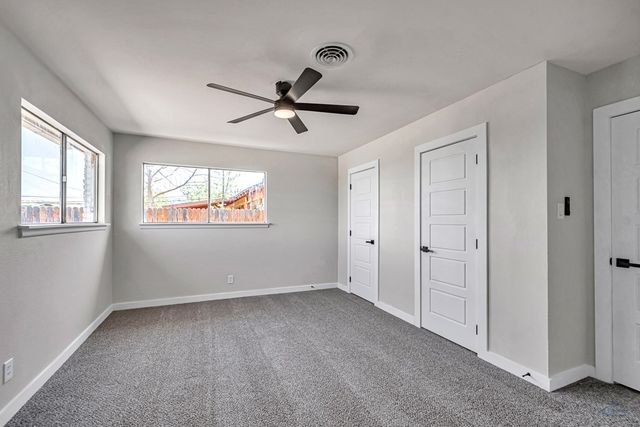 411 E Dengar Ave, Midland, TX 79705