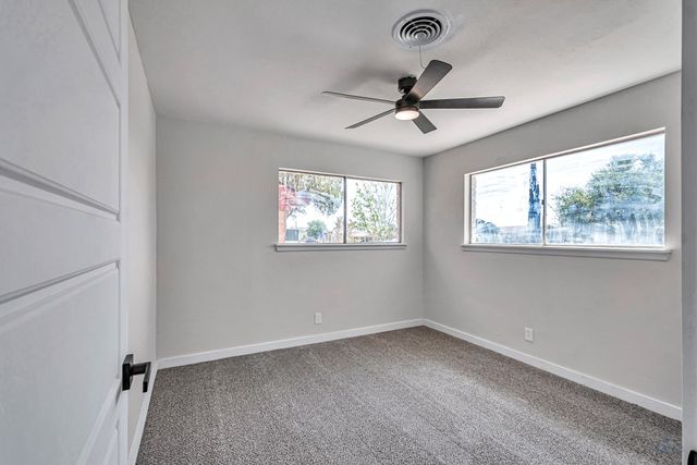 411 E Dengar Ave, Midland, TX 79705