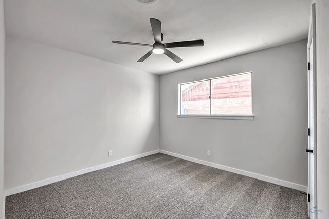 411 E Dengar Ave, Midland, TX 79705