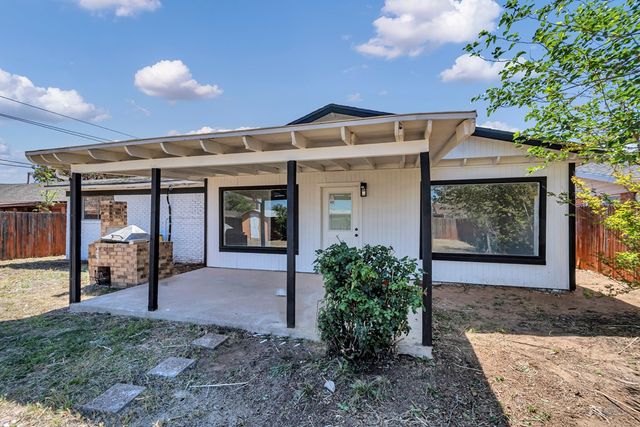 411 E Dengar Ave, Midland, TX 79705