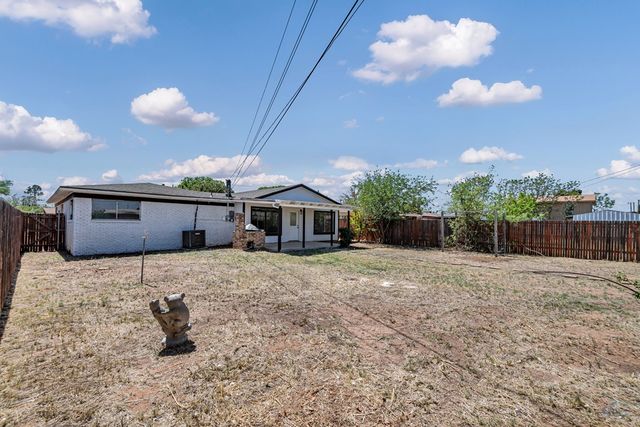 411 E Dengar Ave, Midland, TX 79705