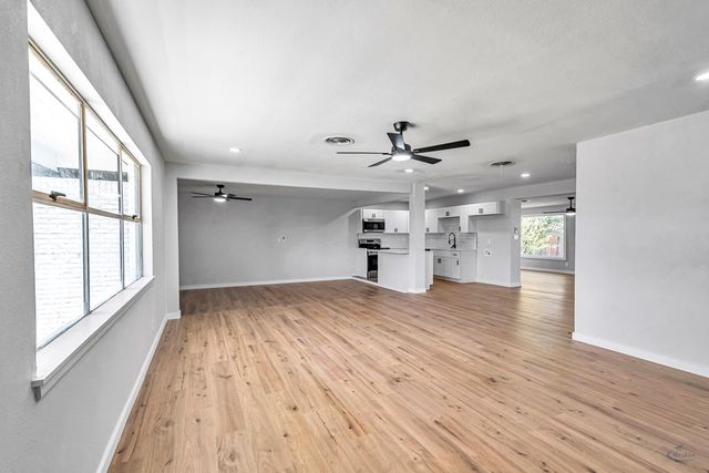 411 E Dengar Ave, Midland, TX 79705