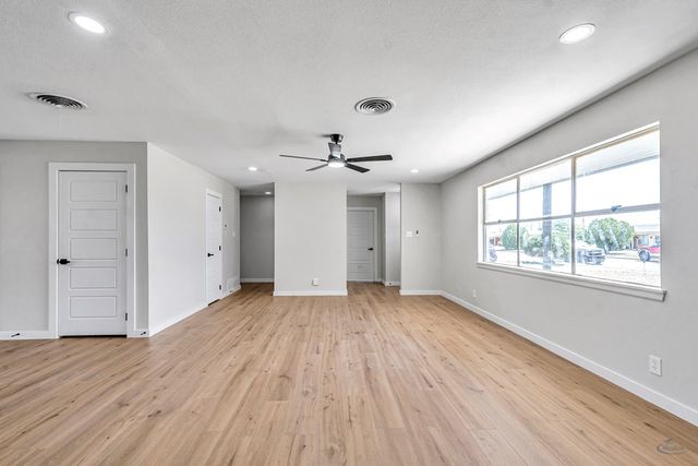 411 E Dengar Ave, Midland, TX 79705