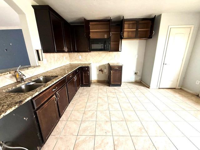 2500 Ressie Lane, Yukon, OK 73099