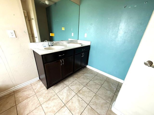 2500 Ressie Lane, Yukon, OK 73099