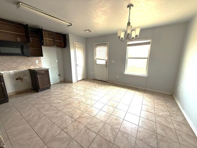 2500 Ressie Lane, Yukon, OK 73099
