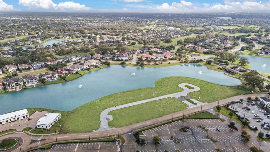 4742 Sunset Circle, Sugar Land, TX 77479