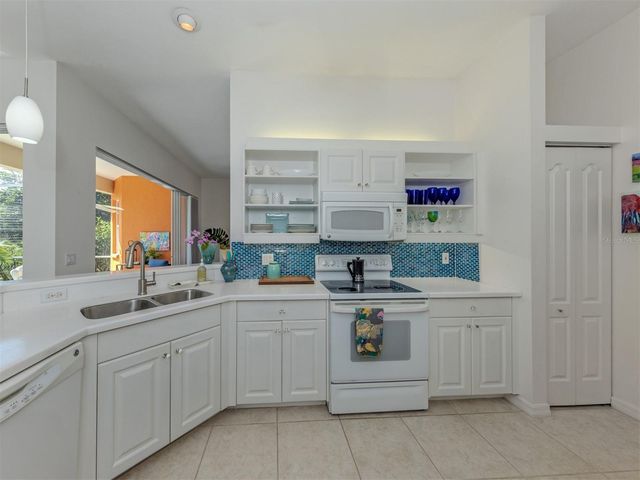 905 BRAMLEY COURT 9, Venice, FL 34293