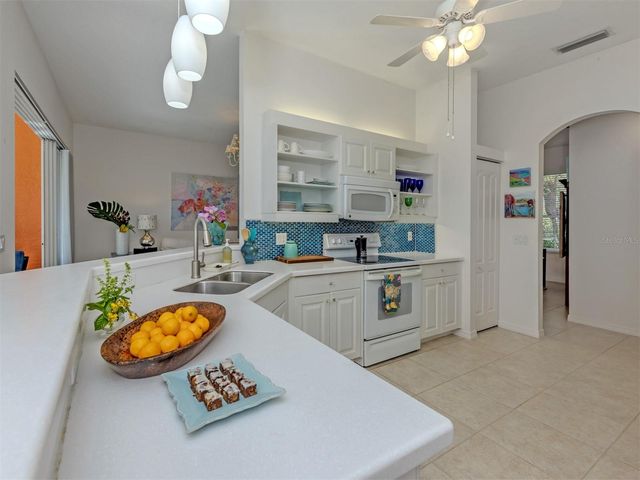 905 BRAMLEY COURT 9, Venice, FL 34293