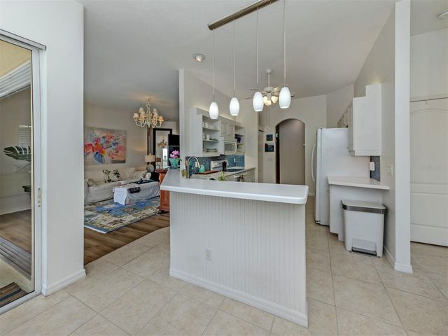 905 BRAMLEY COURT 9, Venice, FL 34293